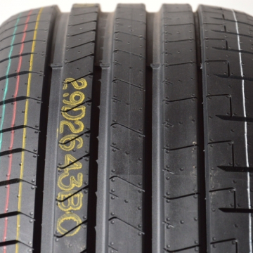 Pirelli P zero pz4 dot2021 245/40 R18 97Y