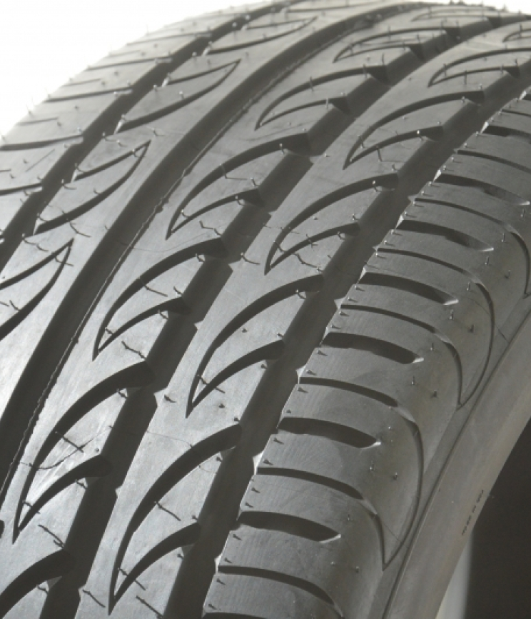 Pirelli Pzeronero dot2015-2016 225/40 R18 92Y