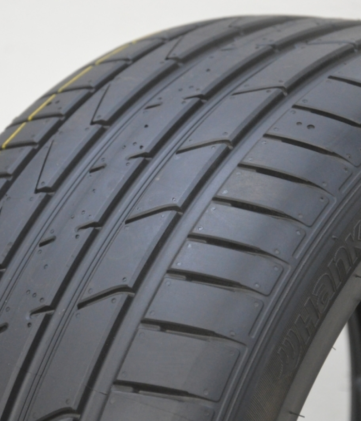 Hankook K117a dot2016 235/55 R18 100V